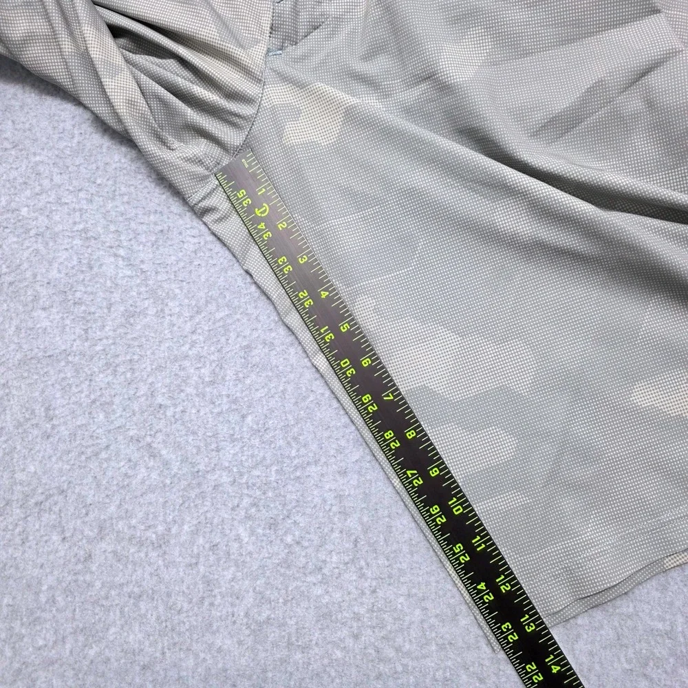 Oakley Golf Shorts Mens Size 40 Grey Digital Camo Flat Front Performance Casual - Picture 13 of 14